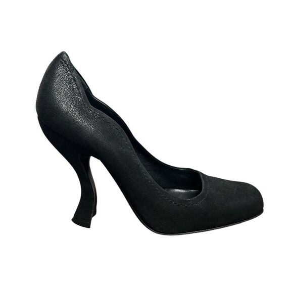 Prada 2004 Black Leather Scalloped Sway Curved Heels Size 40 Y2K - Picture 1 of 10